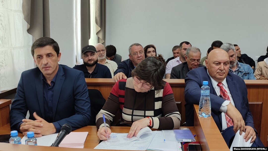 Слева направо: Темур Гулия, адвокат Нонна Смыр и Темур Надарая