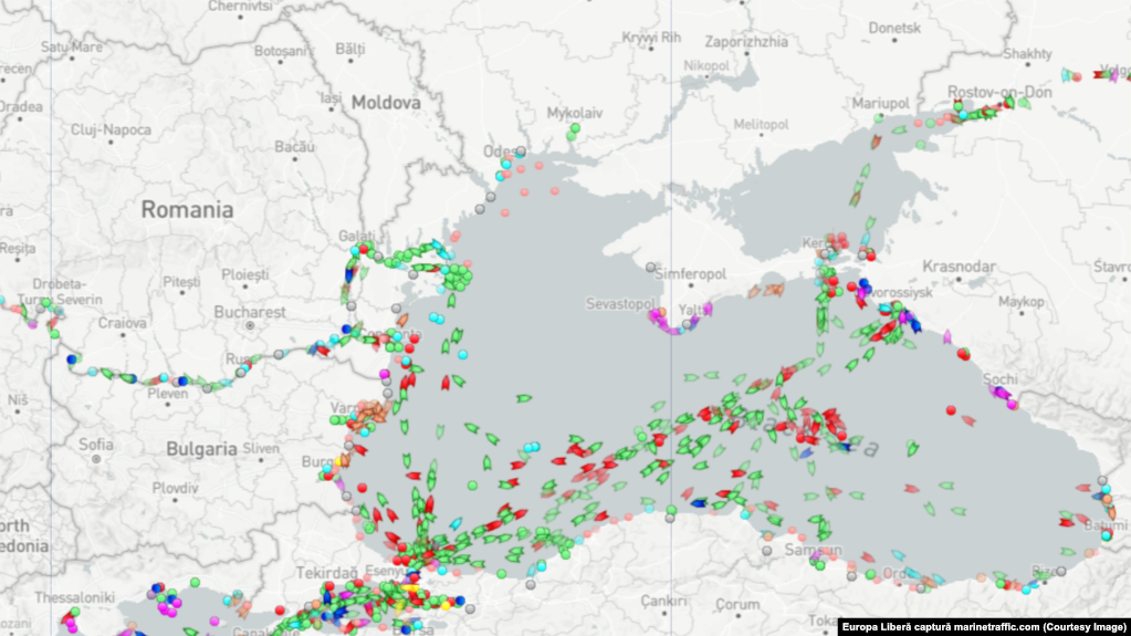 Situația traficului maritim în Marea Neagră, astăzi, după prânz, conform site-ului marinetraffic.com.