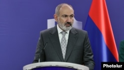 Ерменскиот премиер Никол Пашинијан на прес-конфеенција во Брисел, 5 април 2024 г.