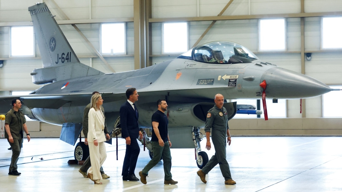 Нідерланди та Данія зобов’язуються передати Україні винищувачі F-16