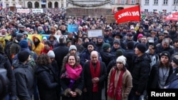 До протестувальників у Потсдамі приєдналися канцлер Німеччини Олаф Шольц і міністерка закордонних справ Анналена Бербок, 14 січня 2024 року
