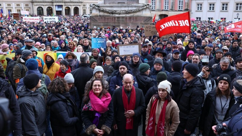 Protest protiv krajnje desnice u Njemačkoj, među demonstrantima i kancelar Scholz
