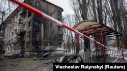 Уламок ракети поблизу житлового будинку в Києві, 23 січня 2024 року