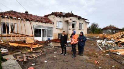 Двама мъже от Шуменско загинаха след силната буря в района