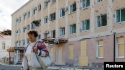 З січня 2024 року в окупованому Лисичанську почали «вскривати квартири», щоб боротися з проривами опалювальних систем, а вже – у березні з'явився перелік житла на «націоналізацію».