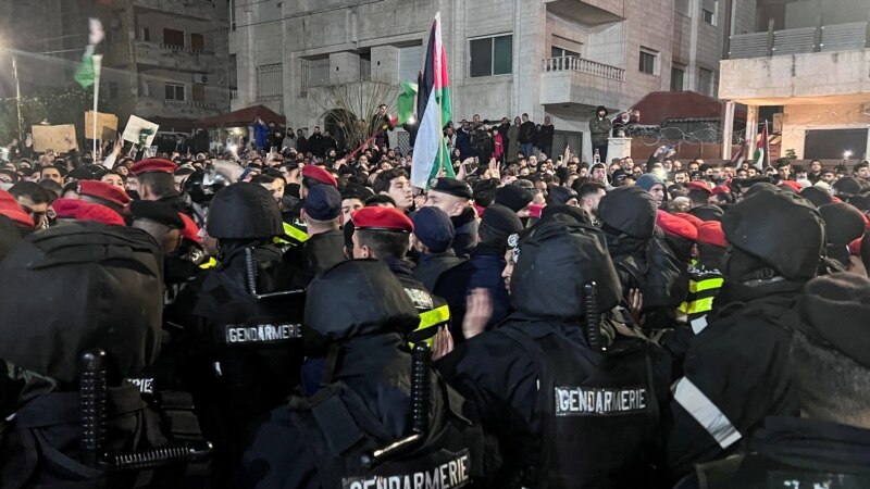 Sukobi demonstranata i policije u Jordanu u blizini izraelske ambasade 