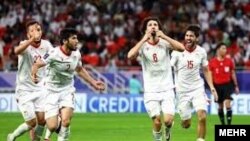 خوشحالی بازیکنان تیم ملی فوتبال تاجیکستان پس از پیروزی در برابر تیم قطر
