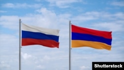 Ռուսաստանի և Հայաստանի դրոշները