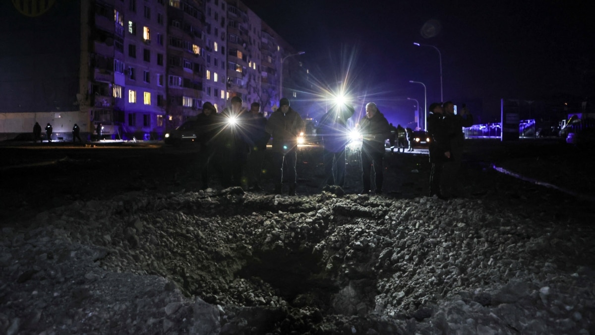 армія РФ вночі вдарила по Харківщині – зруйнований готель, під завалами може бути людина