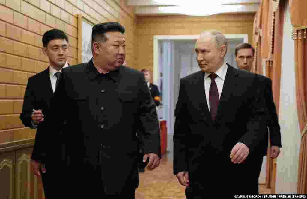 Путин (вдясно) изрази благодарност за &quot;непоколебимата подкрепа&quot; на Пхенян в началото на срещата с Ким, докато двамата антизападни лидери търсят начини за засилване на сътрудничеството си.