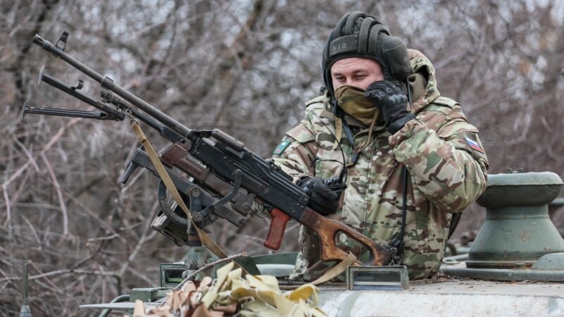 В Архангельске военные пришли в масках на встречу 