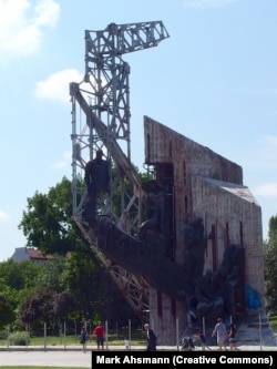 Monumenti 1.300 vjetët e Bullgarisë në Sofje i fotografuar më 2014.