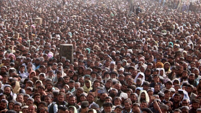 د ایین ساتنې غورځنګ بلوچستان کې د چمن پرلت په ملاتړ احتجاجي غونډې کړې دي