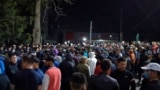 Sute de locuitori ai capitalei Kârgâzstanului, Bișkek, au ieșit în stradă noaptea trecută.