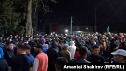 Hundreds of Bishkek residents gathered in the Kyrgyz capital on the night of May 18. 