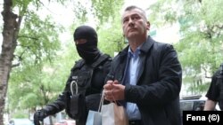 Policija Kantona Sarajevo je 10. maja 2023. godine privela tadašnjeg načelnika sarajevske Opštine Stari Grad, Ibrahima Hadžibajrića.