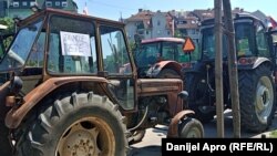 'Dajte dinar za poljoprivredu': Protest poljoprivrednika u Novom Sadu 