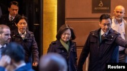 Președinta Taiwanului, Tsai Ing-wen, pleacă de la hotelul Lotte din Manhattan din New York, New York, SUA, 30 martie 2023