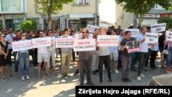 Protest ispred Osnovnog suda u Tetovu, 16. avgust