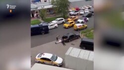 В Балашихе мигрантов из Таджикистана задержали люди в масках