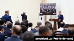 Президент Мирзияев на совещании в Ташкентской области. 2 августа 2023 года.