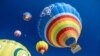 Festivali plot ngjyra i balonave me ajër të nxehtë në Chateau-d&#39;Oex në Zvicër&nbsp;zhvillohet përgjatë nëntë ditëve dhe përfshin shfaqje nate, fluturime me balona, gara sportive dhe një ditë për fëmijë.