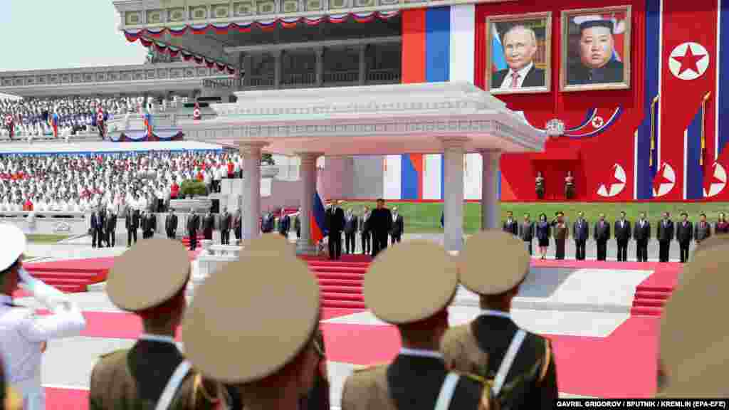 Kim &bdquo;tüzes barátságnak&rdquo; nevezte az észak-koreai&ndash;orosz kapcsolatokat. Putyin Észak-Koreából Vietnámba utazott, ahol hasonló támogatást kíván elérni a háborúhoz