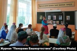 Урок в школе. Башкортостан, РФ, архивное фото