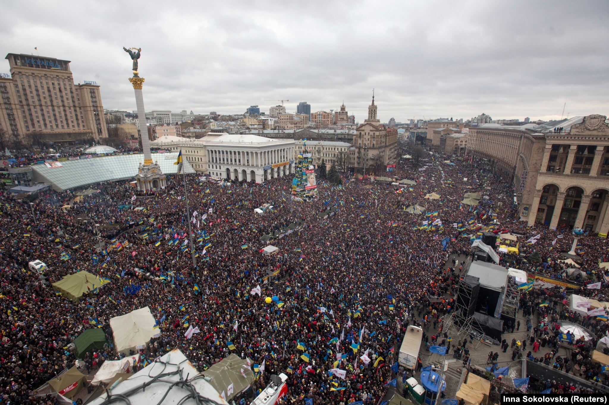 Архівне фото українського Євромайдану. Київ, 8 грудня 2013 року. Багато хто бачить прямі паралелі між Україною 2013 року та подіями в Грузії наприкінці 2024 року