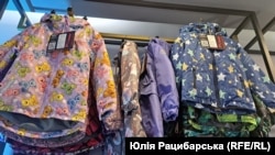 Принти одягу бренду Косілкіних створюють українські художники