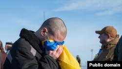Украінскі баец пасьля вяртаньня з палону. 31 студзеня 2024 