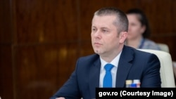 Cătălin Hodja conduce interimar Agenția pentru Monitorizarea și Evaluarea Performanțelor Întreprinderilor Publice – structura din subordinea guvernului care ar trebui să controleze companiile de stat. 