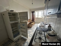 Bucătăria lui Marut Vanian fotografiată pe 18 iulie în Stepanakert, cel mai mare oraș din Nagorno-Karabah. Orașul este cunoscut sub numele de Xankandi în limba azeră.