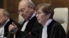 Съдия Джоан Донохю председателства Международния съд на ООН по делото на ЮАР срещу Израел, Хага, 26 януари 2024 г.