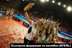  Антонина Зетова и девойките от националния отбор, 13 юли 2024 година 