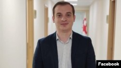 გოგა რაზმაძე, შსს-ს მოქმედი თანამშრომელი, რომელმაც 26 ივნისს მიმართა სახალხო დამცველს, შინაგან საქმეთა სამინისტროს მხრიდან მის მიმართ განხორციელებული დისკრიმინაციის ფაქტის დადგენასთან დაკავშირებით