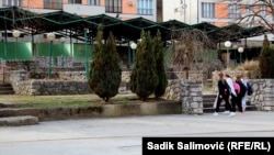 Gradska bašta u centru Srebrenice bila je mjesto gdje su se nekada mladi okupljali i gdje su se održavale muzičke večeri. Fotografija iz februara 2024.