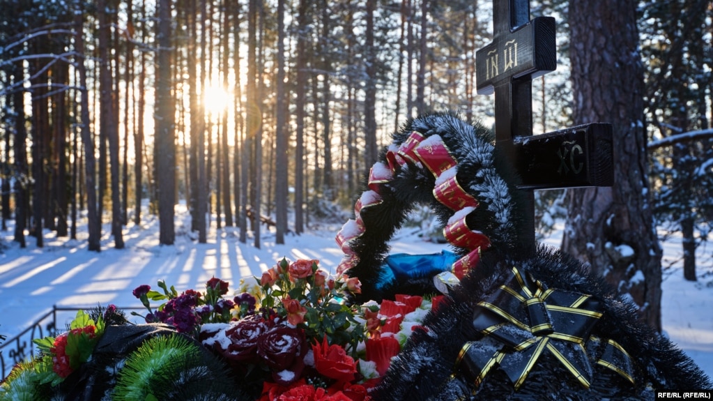 Могила российского военного, погибшего в Украине