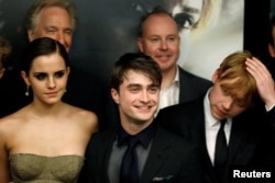 Актьорите Рупърт Гринт, Даниел Радклиф и Ема Уотсън пристигат за премиерата на филма "Хари Потър и даровете на смъртта": Част 2" в Ню Йорк.
