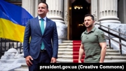 ირლანდიის პრემიერ-მინისტრი ლეო ვარადკარი 2023 წლის 19 ივლისს კიევში შეხვდა უკრაინის პრეზიდენტ ვოლოდიმირ ზელენსკის