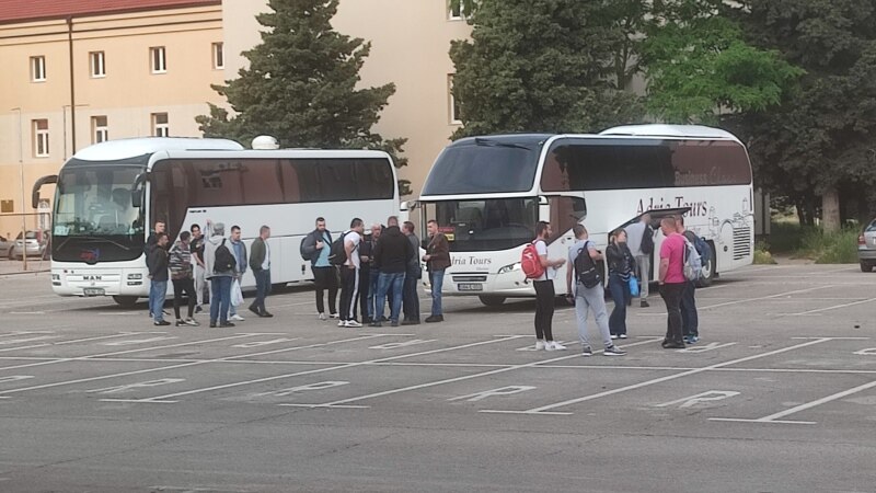 Iz Trebinja otišao nepun autobus putnika na miting u Beograd