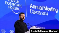 Президент України Володимир Зеленський під час виступу на засіданні Всесвітнього економічного форуму в Давосі, Швейцарія, 16 січня 2024 року 