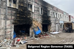 Шебекино в Белгородской области: сгоревший торговый центр после обстрела ВСУ. 23 октября 2022 года