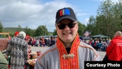 Евгений Юшков в национальном костюме саами. Фото с личной страницы