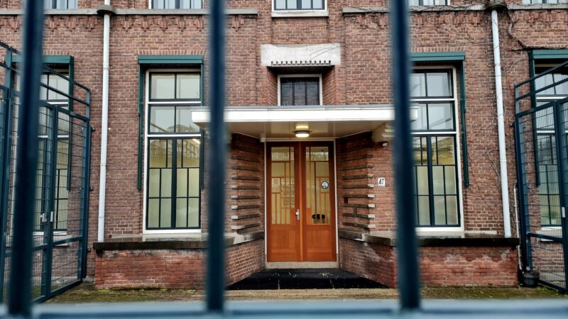 James Rubin hap dëshminë e mbrojtjes për ish-eprorët e UÇK-së në Hagë