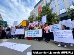 Protest građana i nevladinih organizacija ispred Apelacionog suda zbog smanjenja kazne za silovanje djevojcice, 15. maj 2024.