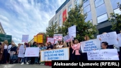 U Podgorici protest zbog smanjene kazne za silovatelja 15-ogodišnjakinje