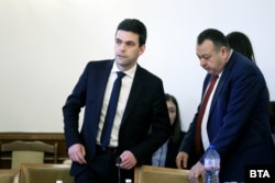 Председателят на временната комисия Никола Минчев (ПП-ДБ) и заместникът му Хамид Хамид (ДПС).