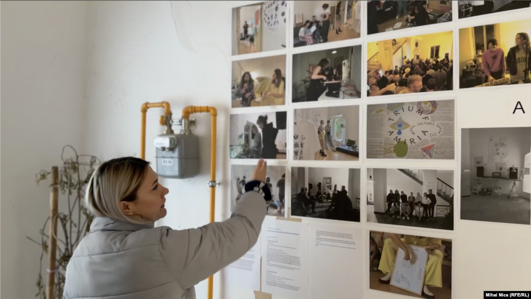 Artiștii care în ultimii trei ani au renovat două etaje ale Clădirii Malmaison - un fost centru de detenție al Securității - și au redat-o circuitului istoric și cultural al orașului se simt nevoiți să părăsească incinta din cauza majorării chiriilor.