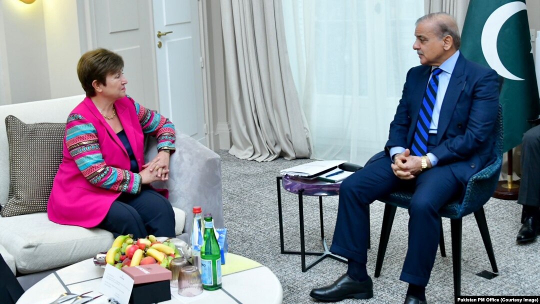 Pakistani Prime Minister Shehbaz Sharif (right) meets Kristalina Georgieva, managing director of the International Monetary Fund, in June. 